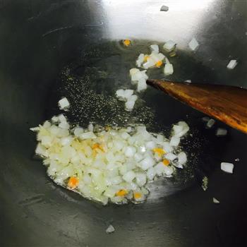 菠萝虾仁炒饭，一改炒饭的油腻的做法步骤3