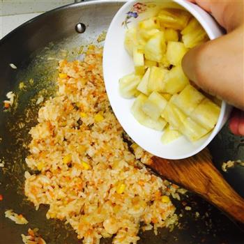 菠萝虾仁炒饭，一改炒饭的油腻的做法图解8