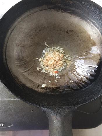 虾皮面汤的做法图解1