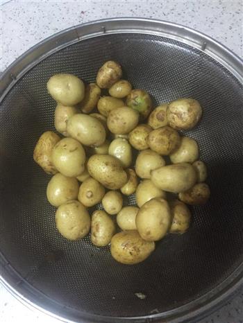 酱小土豆的做法步骤1