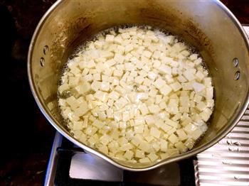 丝滑如绸的木槿花豆腐汤的做法步骤3