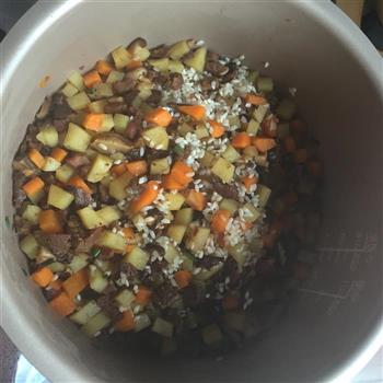 腊肉土豆焖饭的做法步骤10