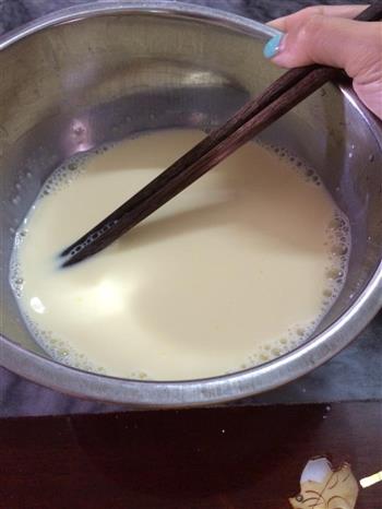 牛奶炖蛋的做法图解3