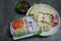 辣白菜豆腐汤的做法步骤1