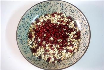 红豆薏米桂圆粥-去湿佳品的做法图解1