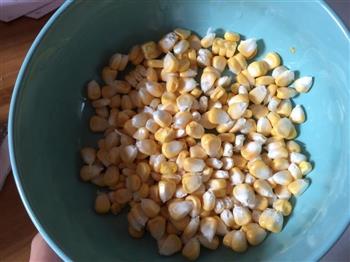 香甜玉米烙的做法步骤1