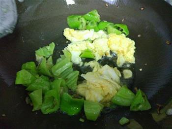 尖椒炒鸡蛋的做法步骤6