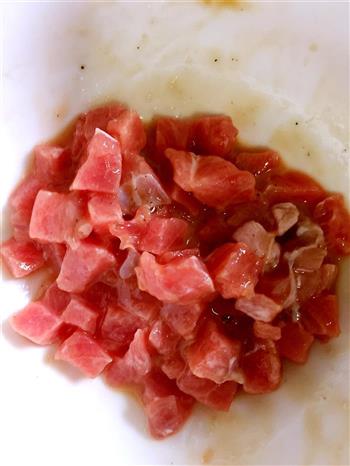 儿童餐杏鲍菇黑椒牛肉粒贝壳饭的做法步骤1