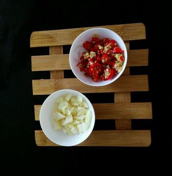 剁椒豆角茄子的做法步骤2