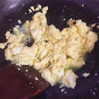 洋葱炒鸡蛋的做法步骤6