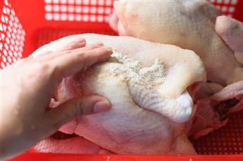 烤箱版盐焗鸡的做法步骤1