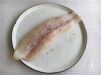 巴沙鱼藜麦蔬菜沙拉的做法步骤1