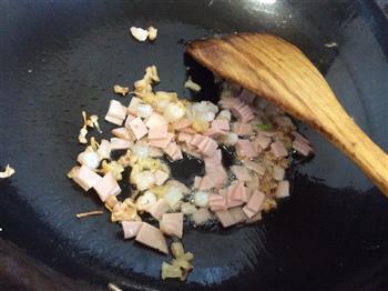 海鲜蛋炒饭的做法步骤7