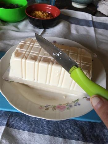 皮蛋豆腐的做法步骤7