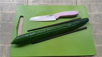 夏天里的开胃菜-蓑衣黄瓜的做法步骤1