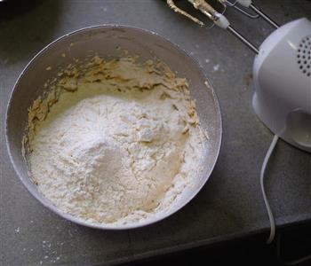 美味营养的胡萝卜蛋糕，面包机都能轻松搞定的做法步骤6