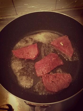 黑胡椒酥皮牛肉小块牛肉惠灵顿牛肉的做法图解2
