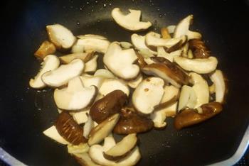 黄豆酱香菇烧油豆腐的做法步骤6