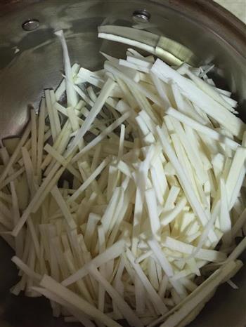 茭白青椒肉丝-我的家常菜的做法步骤2