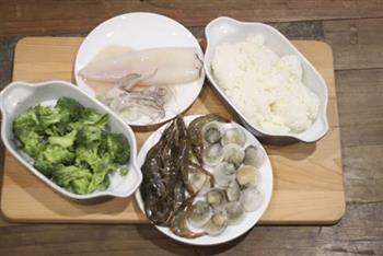 海鲜焗饭的做法图解1