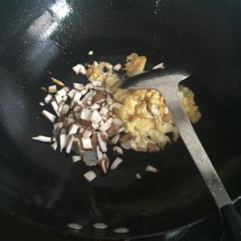 宝宝香菇虾米鸡蛋粥的做法步骤9