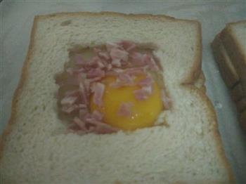 自制美味早餐培根三明治的做法步骤3