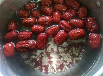 除湿养颜红豆薏米百合大枣水的做法图解1