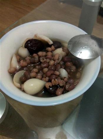 除湿养颜红豆薏米百合大枣水的做法图解2