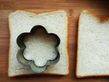 早餐—小羊肖恩麻酱三明治的做法步骤6