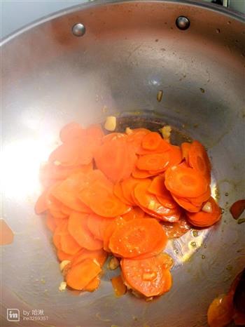 超简单清炒胡萝卜的做法步骤3