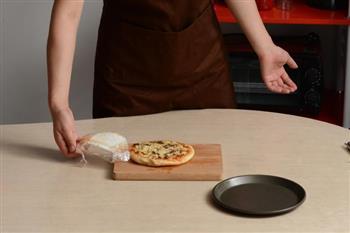 黑椒牛肉披萨的做法步骤3