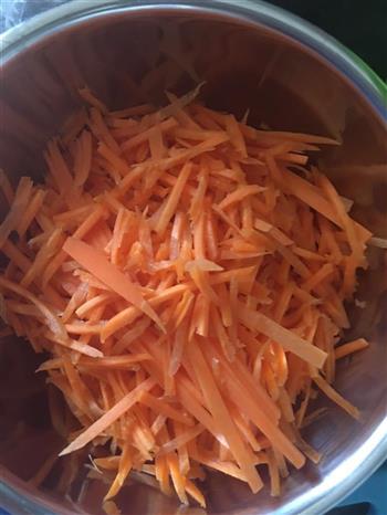 素三丝-土豆洋葱胡萝卜丝的做法图解2