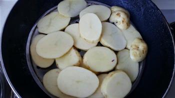 彩虹沙拉焗土豆泥的做法步骤2