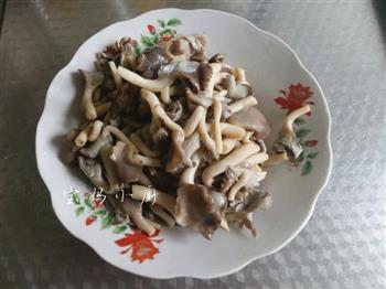 菌菇炒肉片的做法步骤5