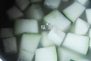 简单方便的消暑冬瓜薏米糖水的做法图解3