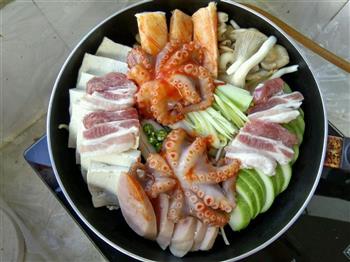 韩式海鲜汤锅的做法步骤1