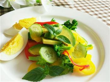 炫彩蔬菜沙拉的做法图解3