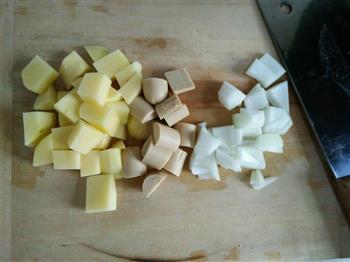 土豆火腿焖面的做法步骤1