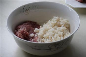 一锅三味-西红柿豌豆饭&肉饼&排骨山药汤的做法步骤2