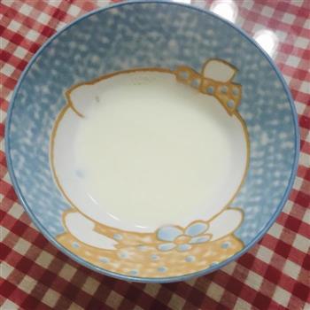 减肥也能放心吃的 无油无淀粉版炸鲜奶的做法步骤1