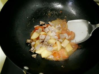 土豆番茄牛肉咖喱饭的做法步骤3