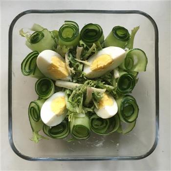 简单解腻的黄瓜卷苦苣沙拉的做法步骤7