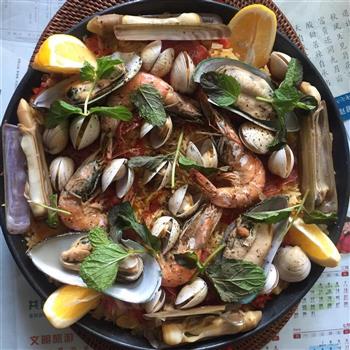 西班牙海鲜饭Paella的做法步骤11