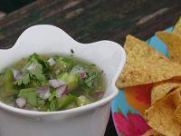 酷爽开胃菜-墨西哥红绿Salsa辣酱配玉米片的做法步骤3