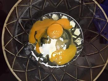 早餐记-绿豆蛋卷+香瓜+牛奶的做法图解5