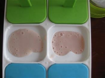 桃子酸奶冰棍的做法图解2