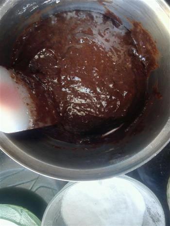 巧克力戚风蛋糕胚的做法步骤1