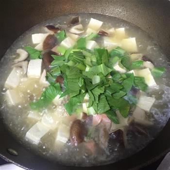 鲜香菇豆腐汤的做法步骤6