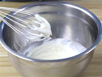 牛奶慕斯蛋糕-用冰箱就可以做的蛋糕的做法图解4