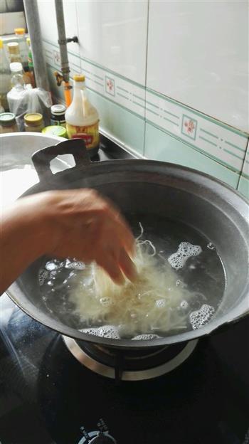 西红柿鸡蛋捞面条的做法步骤8